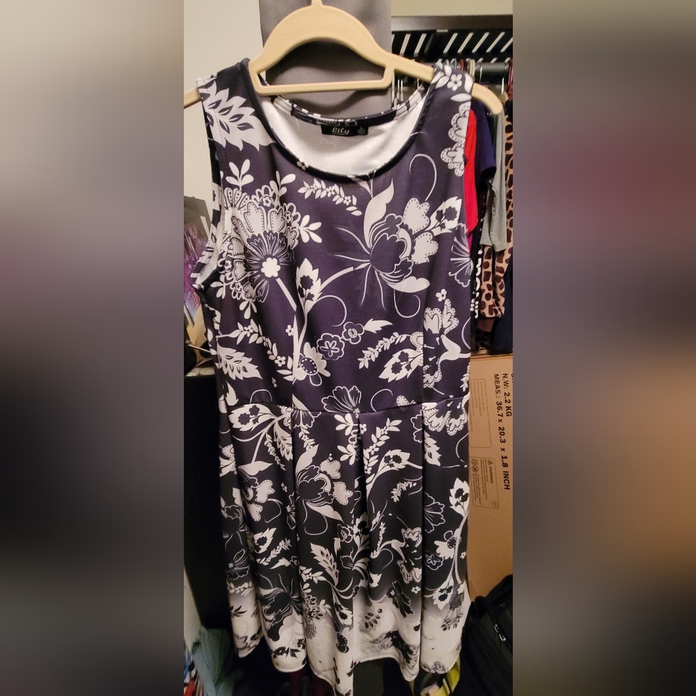 Womens dress Large size black with flowers